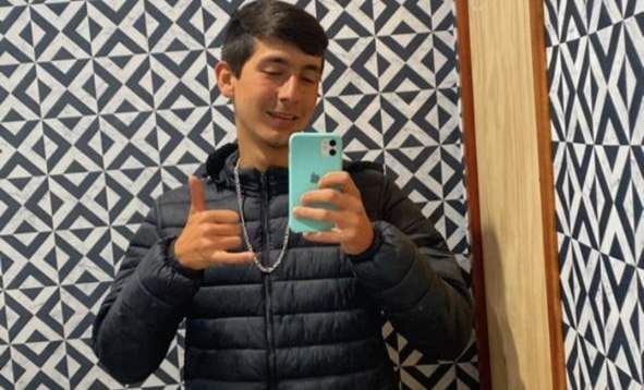 Motociclista morre após colidir violentamente contra carreta em Turvo
